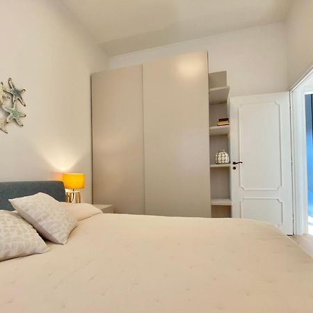 Ferienwohnung Casaviva-Stylish Trilo With Ac-Shared Pool-Parking Genua Exterior foto