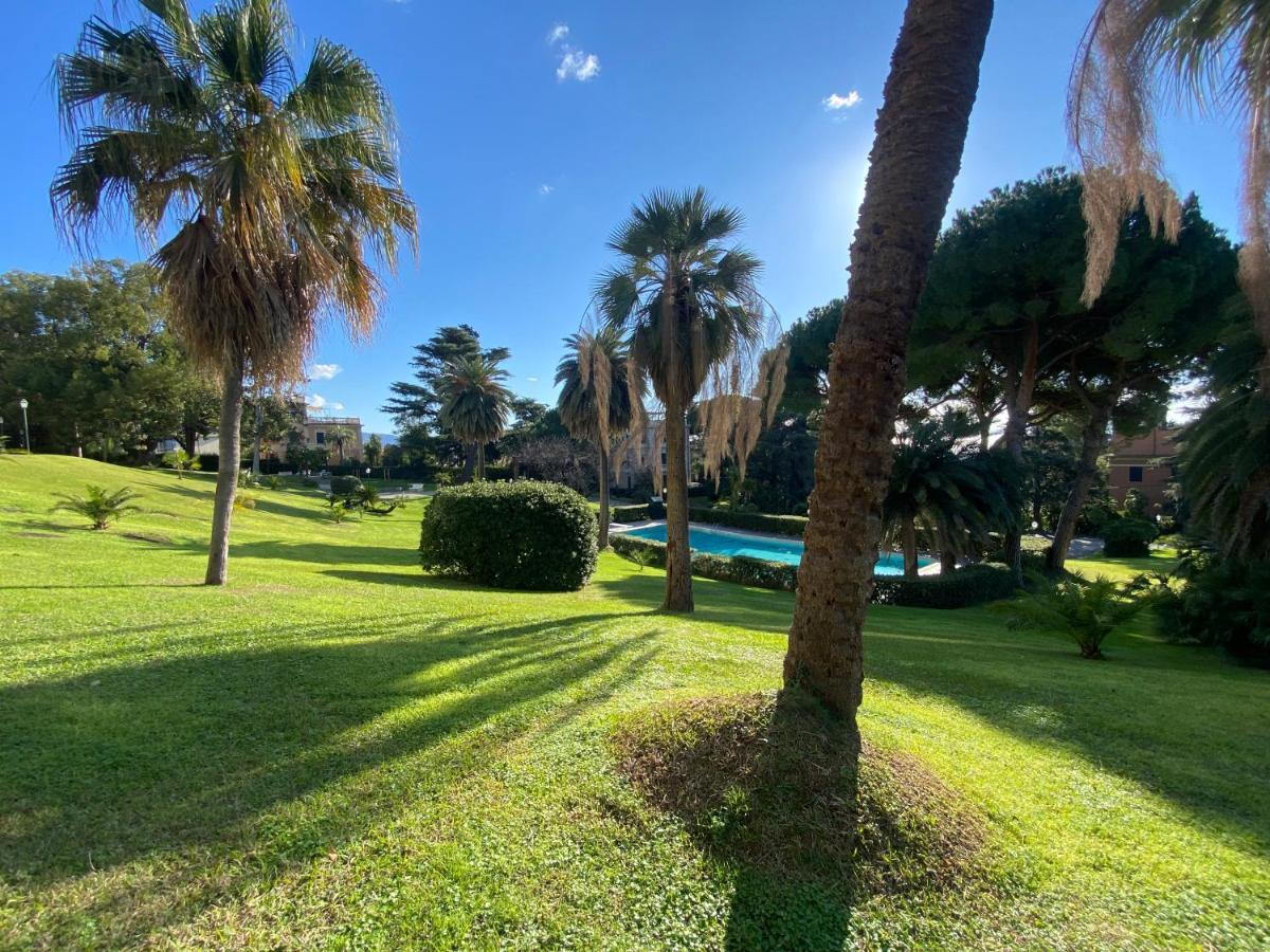 Ferienwohnung Casaviva-Stylish Trilo With Ac-Shared Pool-Parking Genua Exterior foto