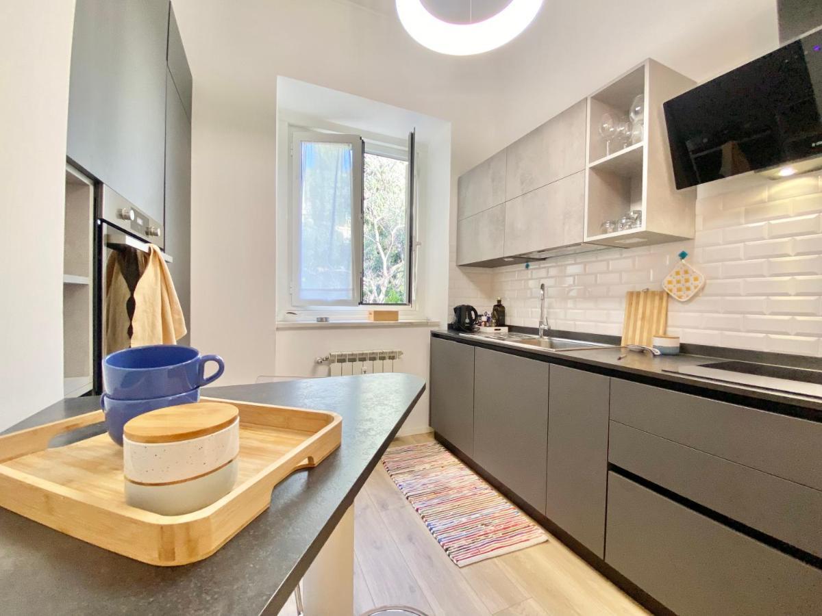 Ferienwohnung Casaviva-Stylish Trilo With Ac-Shared Pool-Parking Genua Exterior foto